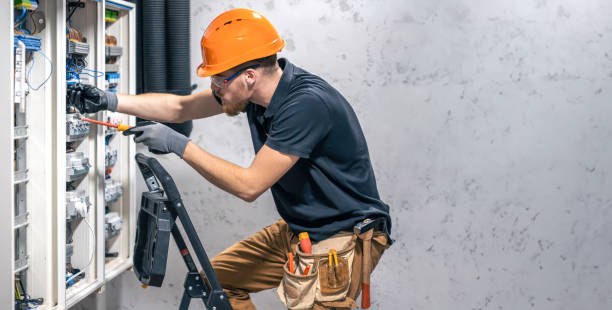 Best Local Electrician Companies  in George West, TX